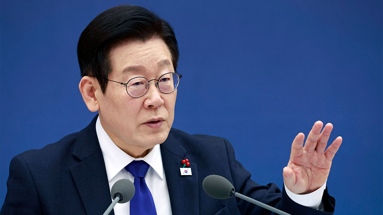 '업무보고 2주차' 이 대통령 "국민에게 보고한다 생각해라"