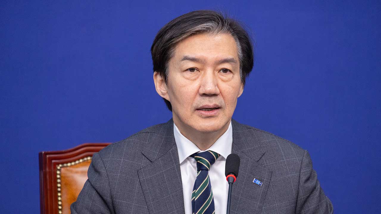 조국, 민주·국힘 동시 겨냥 "'말뚝만 꽂아도 당선' 선거법 타파"