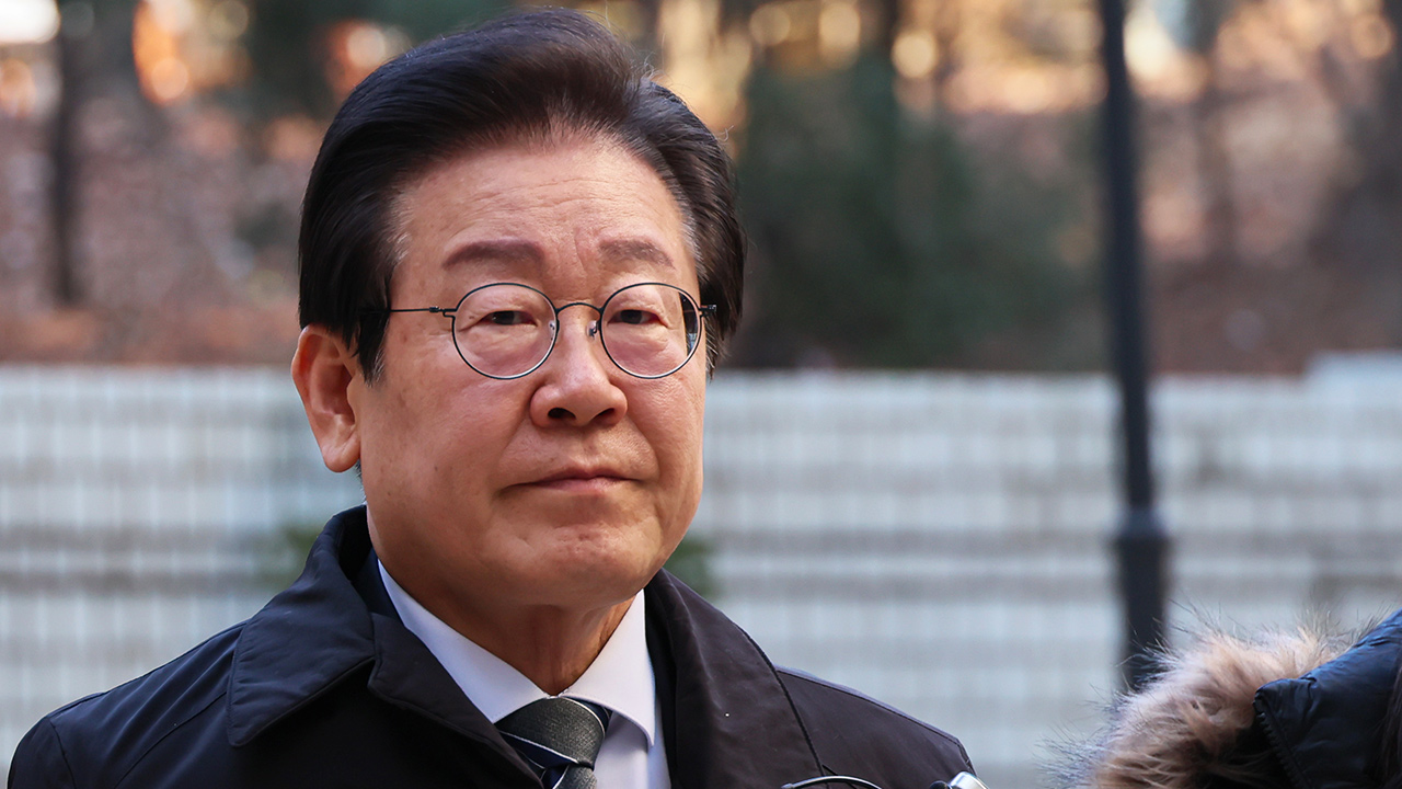 이재명, 새해 첫 '대장동 재판' 출석‥질문엔 묵묵부답