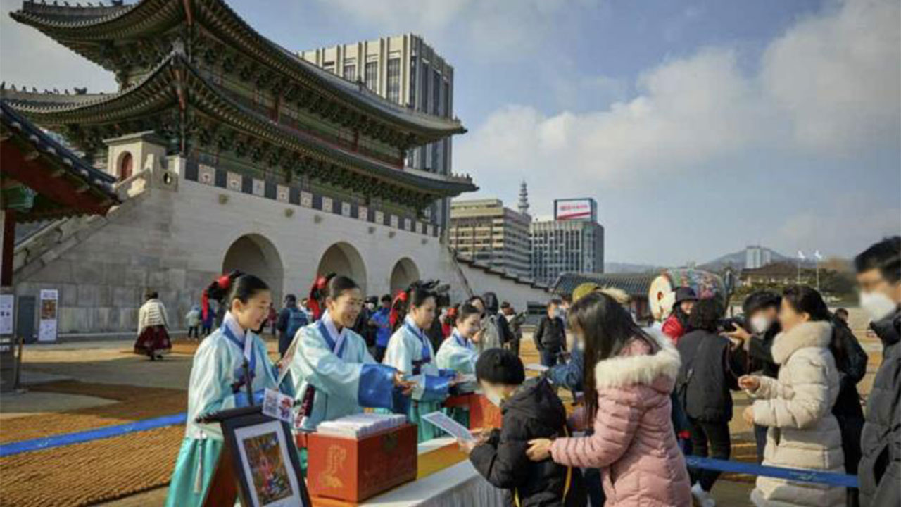 설 연휴에 궁·왕릉 무료개방‥"행운 깃든 그림 받아가세요"