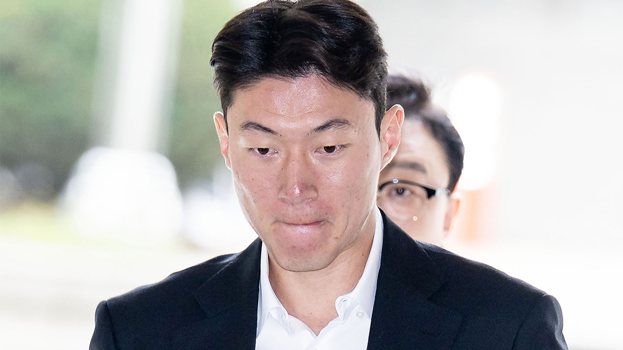 '황의조 수사정보 유출 혐의' 현직 경찰관 1심에서 무죄