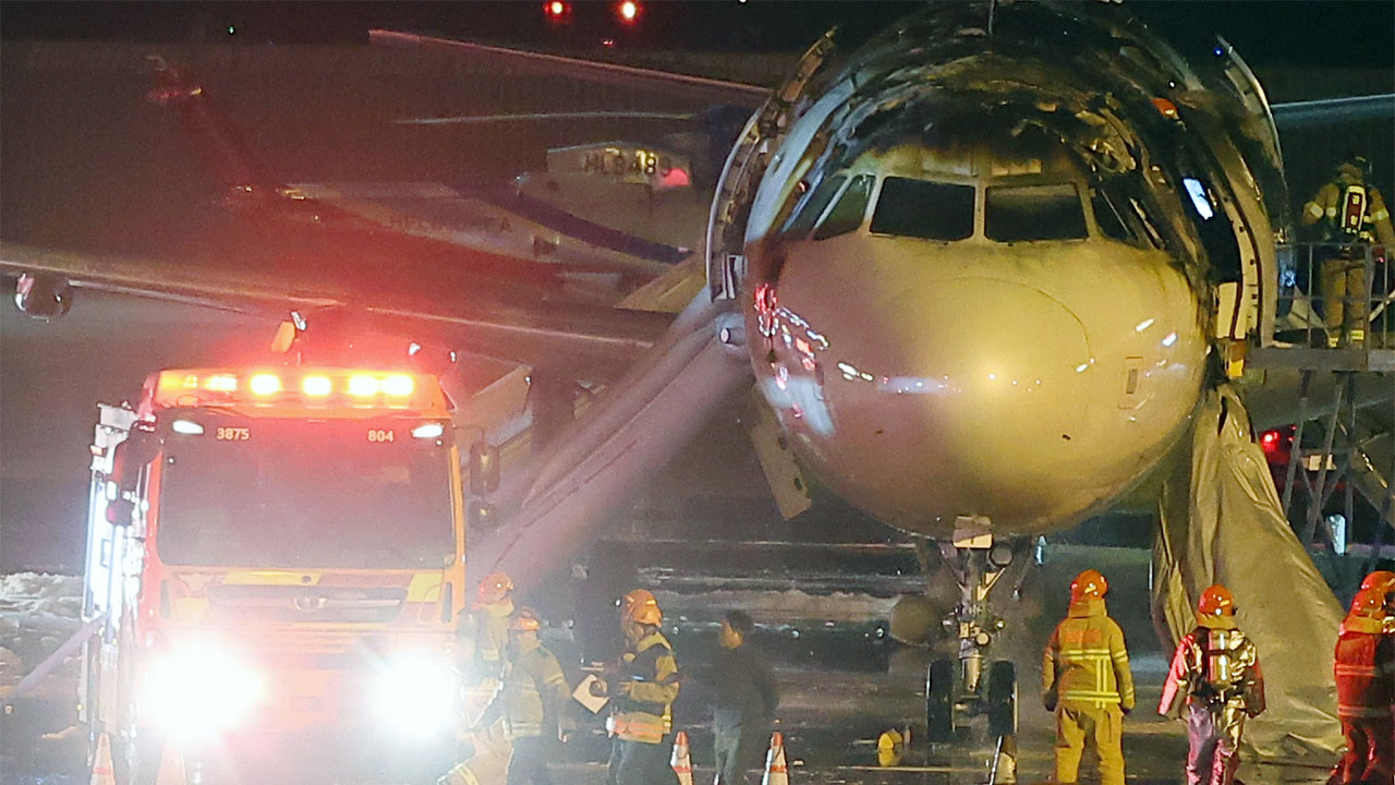 에어부산 긴박했던 176명 탈출 "안내방송 못들어"‥에어부산 "파악 중"