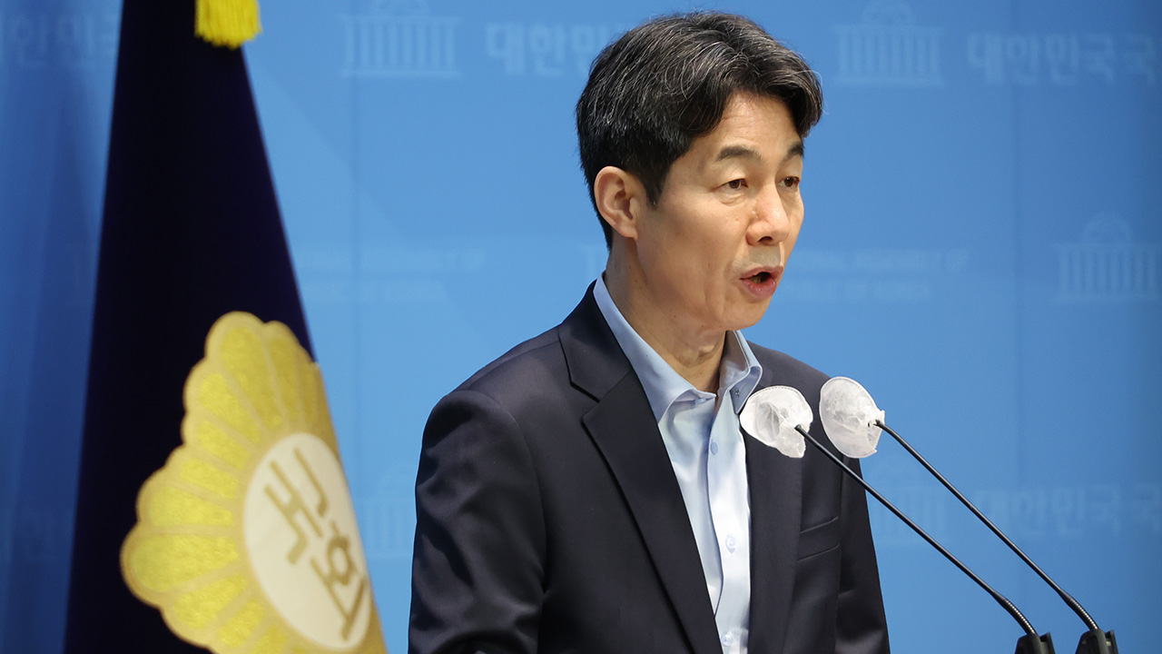 '인턴 허위등록 혐의' 윤건영 의원, 2심도 벌금 5백만원 선고