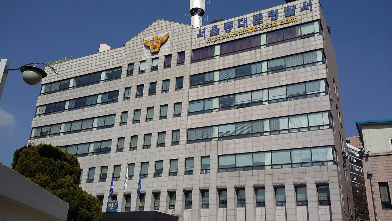 경찰 조사받다 형사 휴대전화 슬쩍‥60대 절도범 구속송치