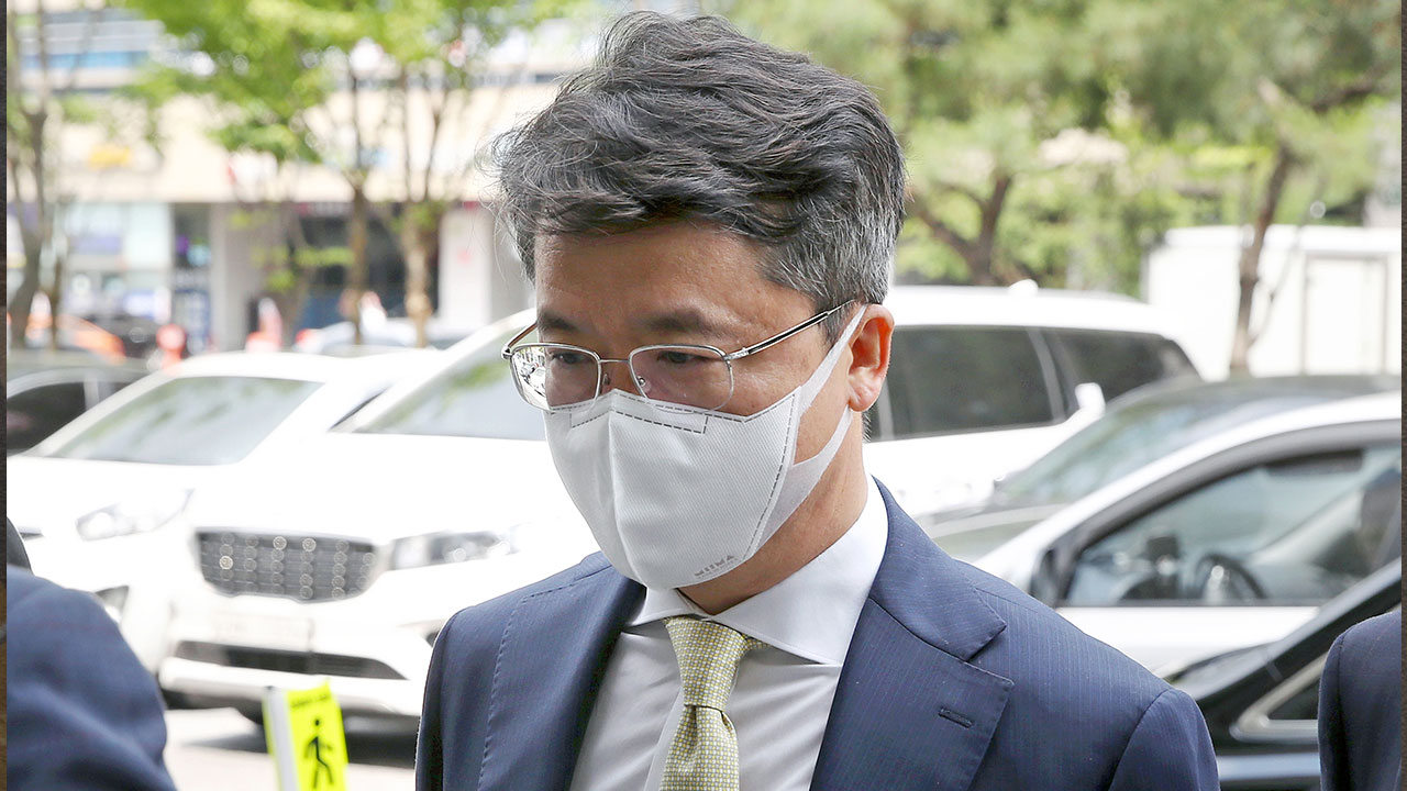 BBQ 내부망 불법접속 혐의 박현종 전 bhc 회장 징역형 집행유예 확정