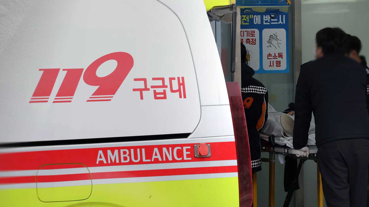 인천공항서 쓰러진 외국인 임신부, 2시간 넘게 병원 찾다 구급차 출산