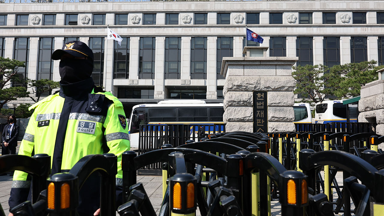 경찰, 0시부터 전국에 '갑호비상' 발령‥윤석열 탄핵심판 선고 대비