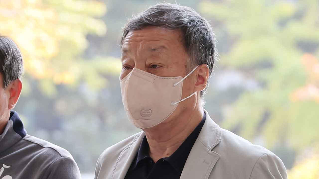 검찰, 5억대 뇌물수수 혐의 윤우진 전 세무서장 징역 12년 구형