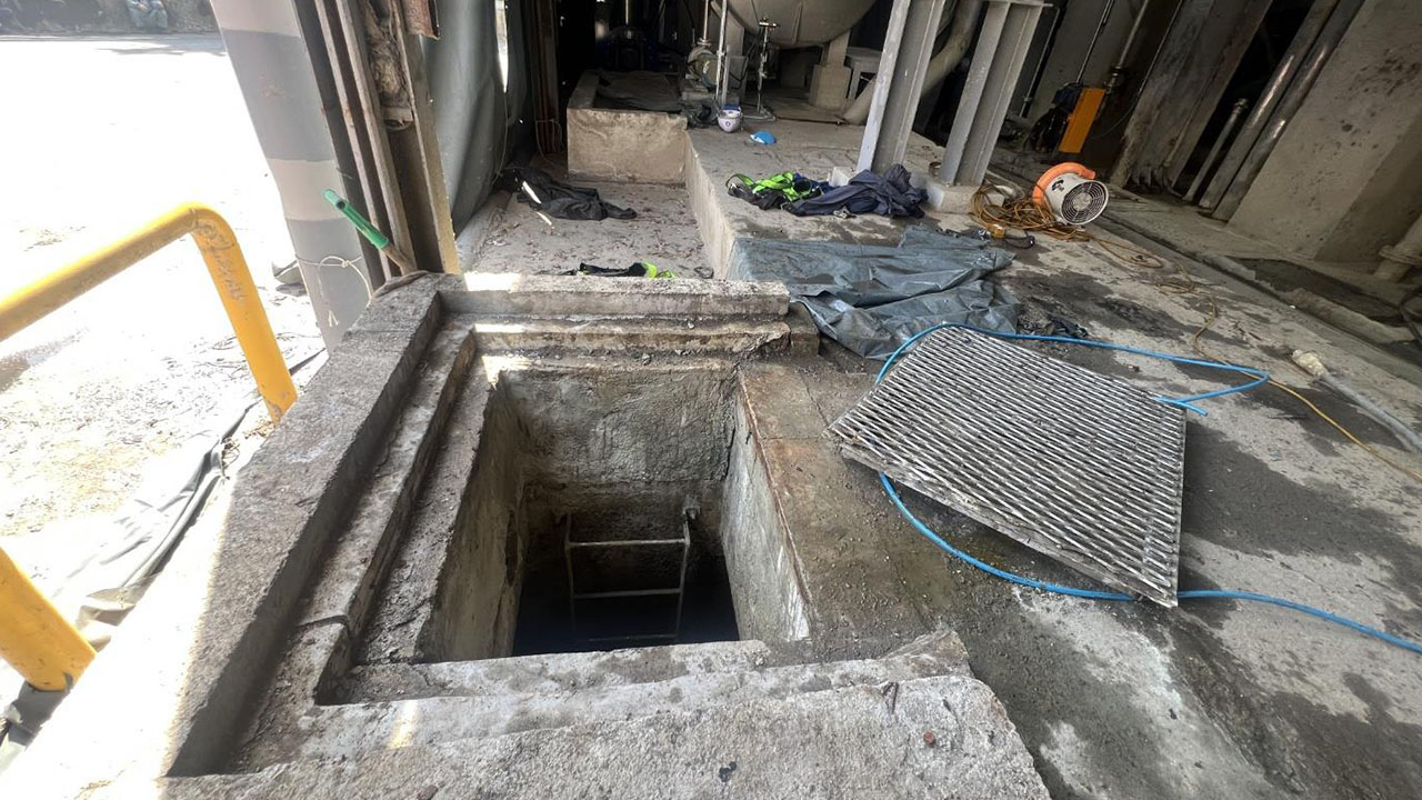 전주 제지공장서 직원 5명 맨홀 빠져‥2명 심정지