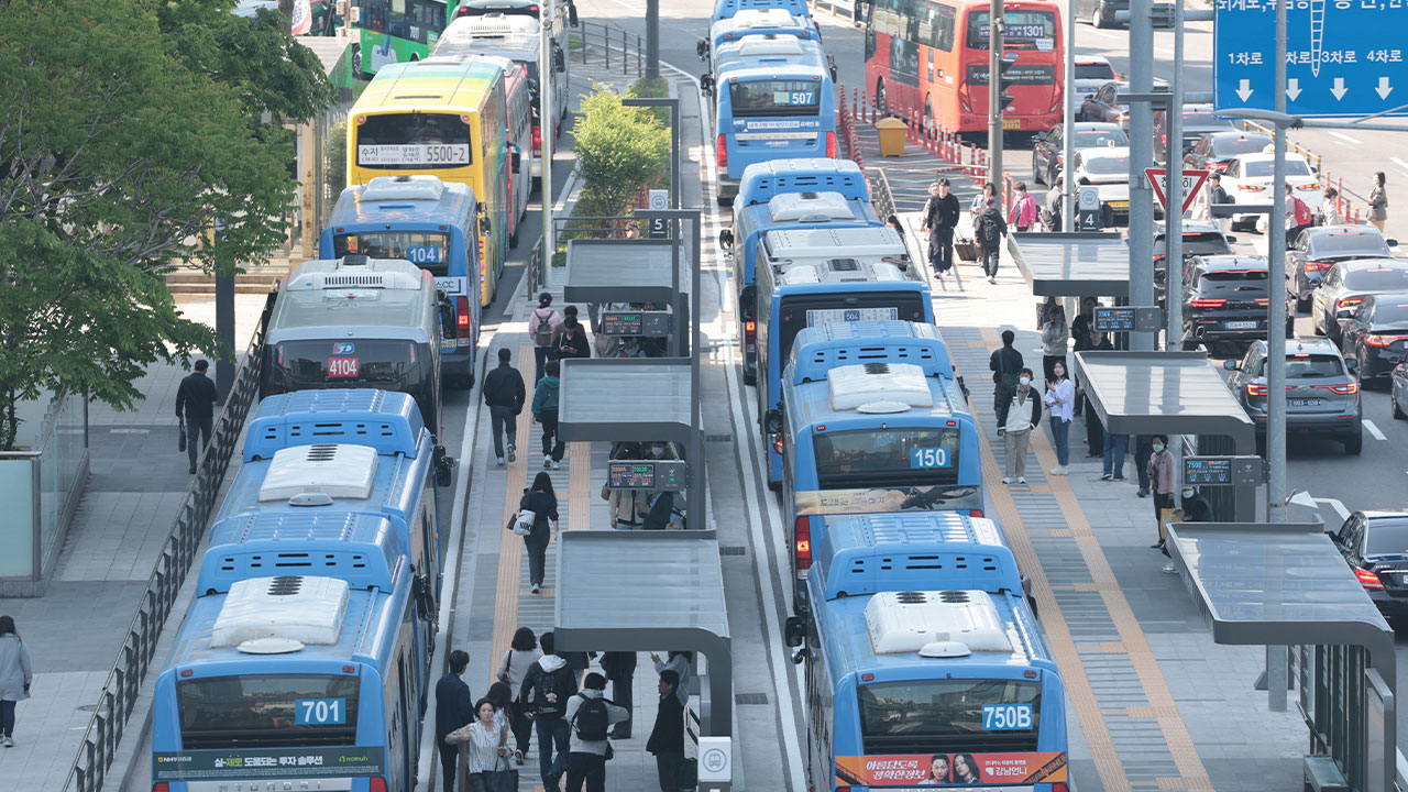 서울 등 22개 지역 버스노조 "교섭 결렬 시 28일 동시파업"