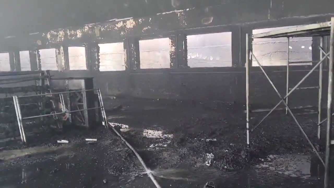 경기 화성 초등학교 체육관 화재‥"용접 작업 중 불티"