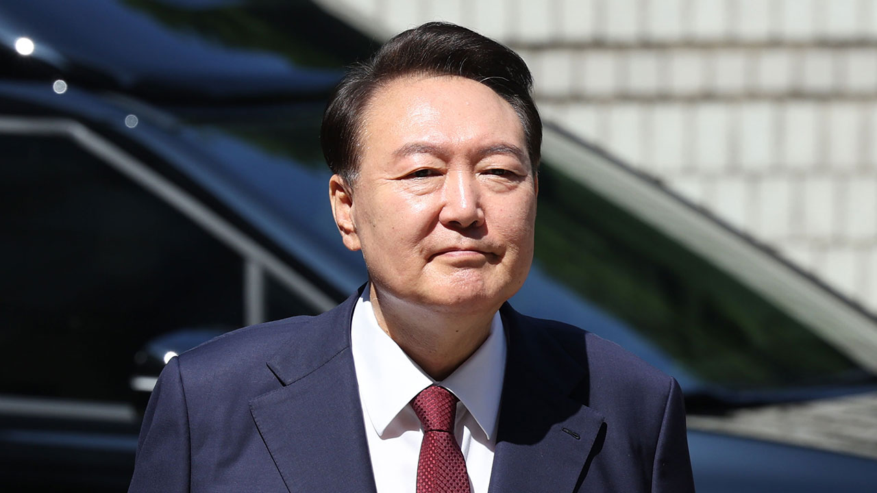 조은석 특검팀 내란 재판 첫 참여‥尹 '묵묵부답' 법정 직행