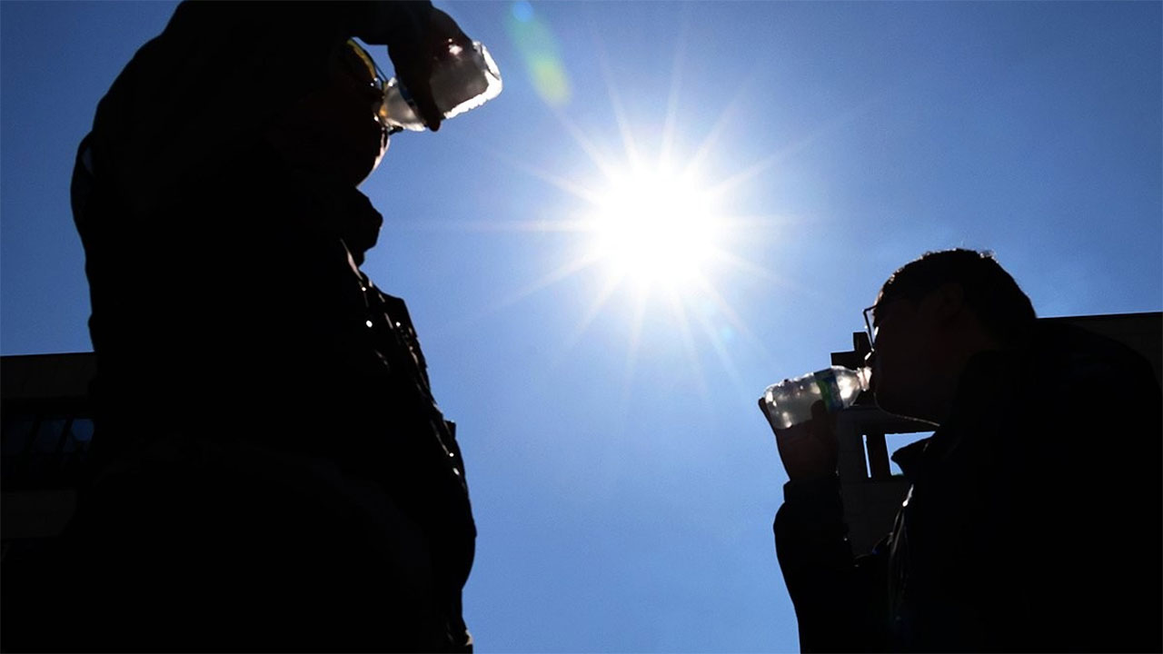 전국 폭염 위기경보 '경계' 단계로 격상‥"야외 활동 자제" 당부