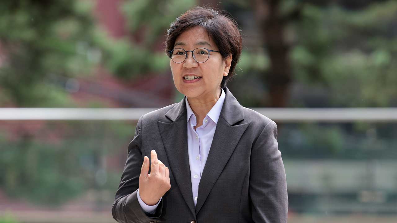 경찰, '정은경 배우자 코로나 연관 주식 투자 의혹' 고발인 조사