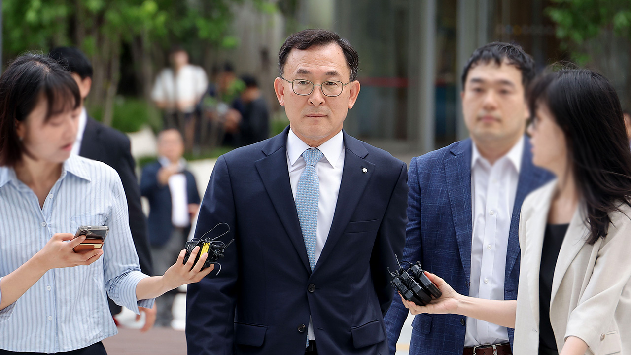 김건희 특검, '집사 게이트' 연루 신한은행·경남스틸 관련자 소환