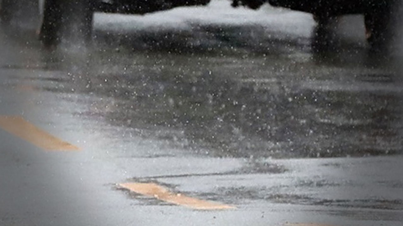 경기 파주에서 SUV가 정차한 차량 들이받아‥1명 중상·4명 경상