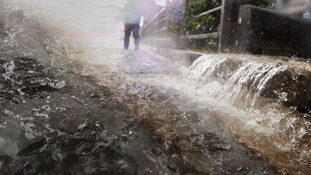 전북 익산·군산 등 4곳에 호우경보‥경기 포천·가평, 강원 철원 산사태주의보