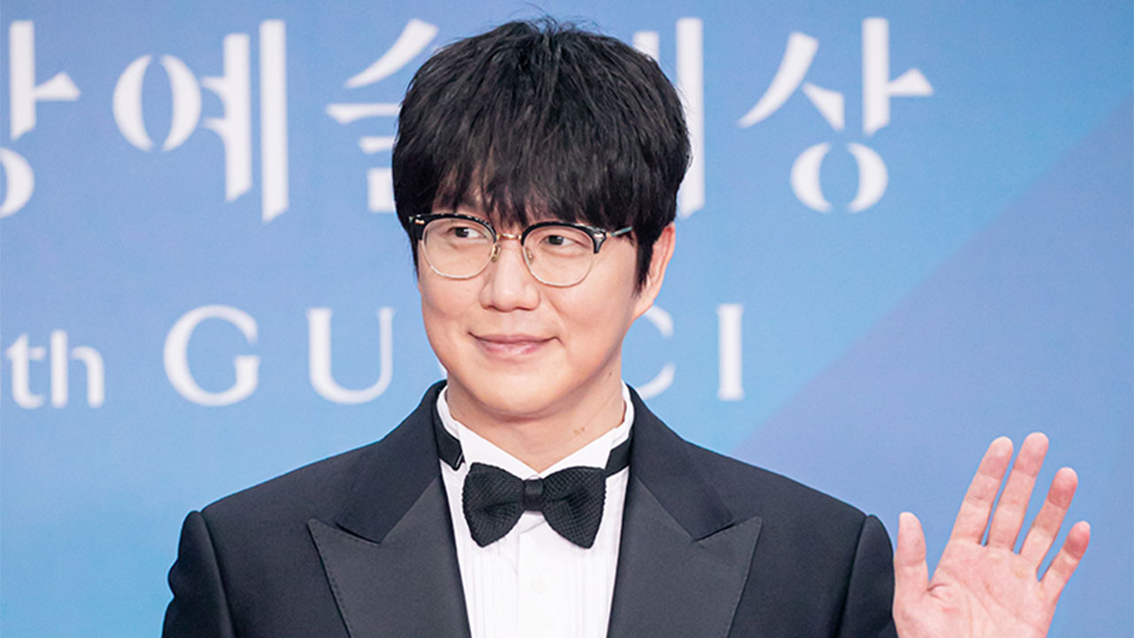 경찰, 가수 성시경 '1인 기획사' 등록 않고 운영 혐의 수사