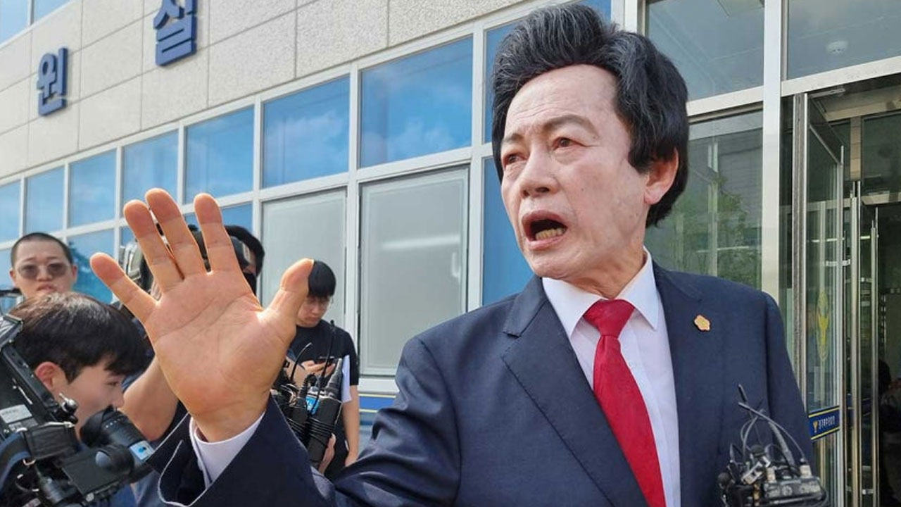 허경영 '사기·준강제추행' 첫 재판‥"100% 조작" 혐의 부인