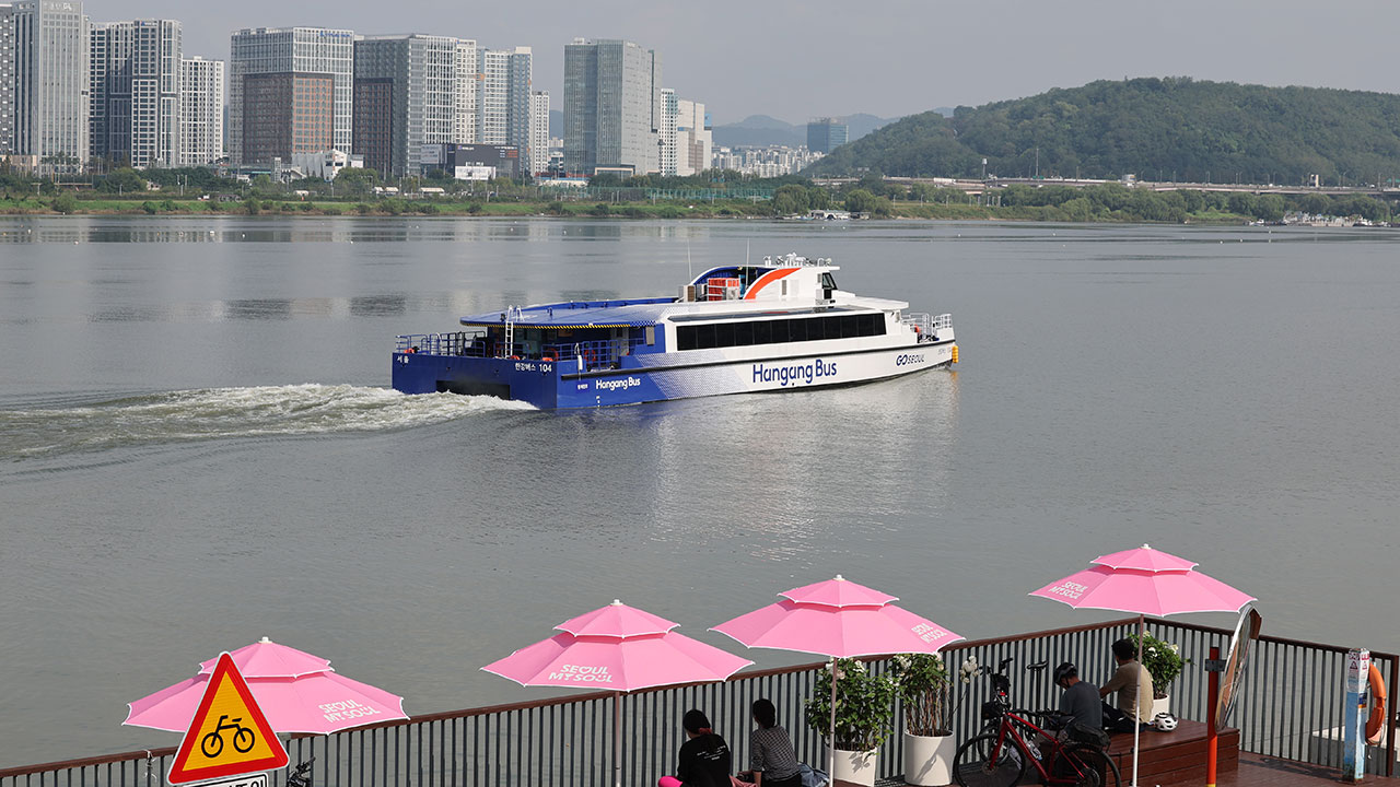 한강버스 시범 운항 한 달 동안 사고 3건‥내일 운항 재개