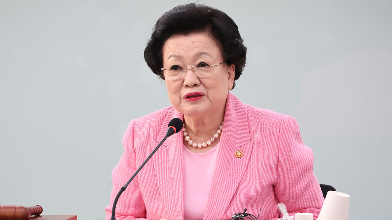 특검, '김건희 매관매직 의혹' 관련 한지살리기재단 간부 조사