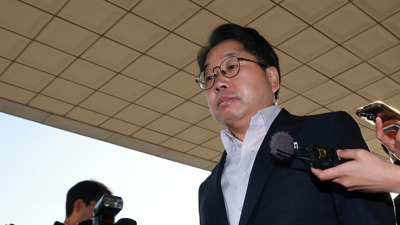 노만석 검찰총장 권한대행, 사퇴 요구 속 출근‥'묵묵부답'