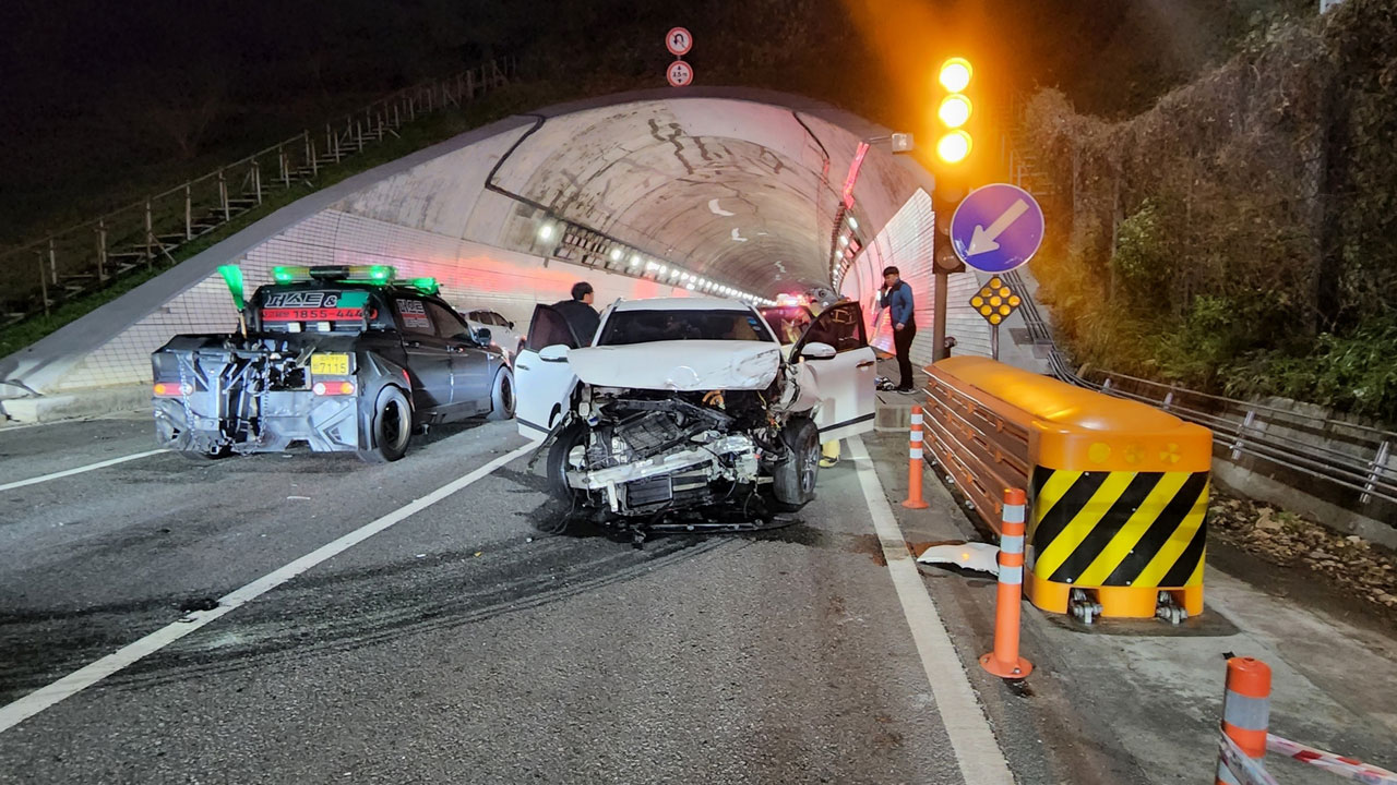 경기 성남서 화물차와 SUV 부딪혀‥70대 남성 심정지