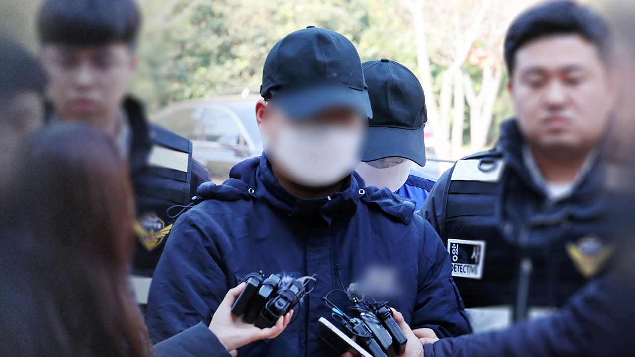 '휴대전화 보느라' 여객선 좌초시킨 일등항해·조타수 구속