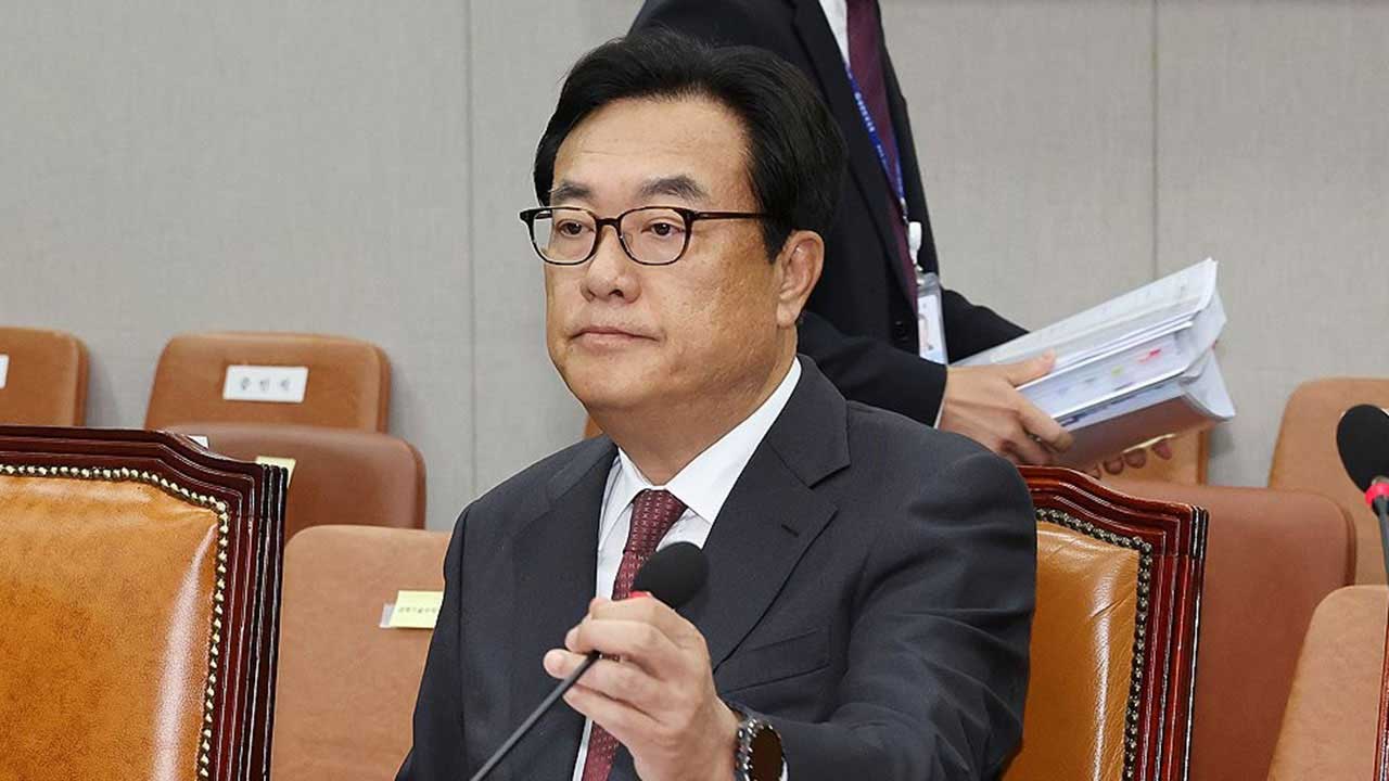 내란 특검, '헌법재판관 졸속 지명 의혹' 정진석 전 대통령실 비서실장 조사