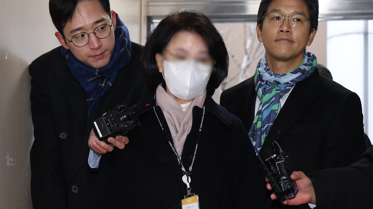 경찰, '통일교 2인자' 정원주 전 비서실장 조사 중