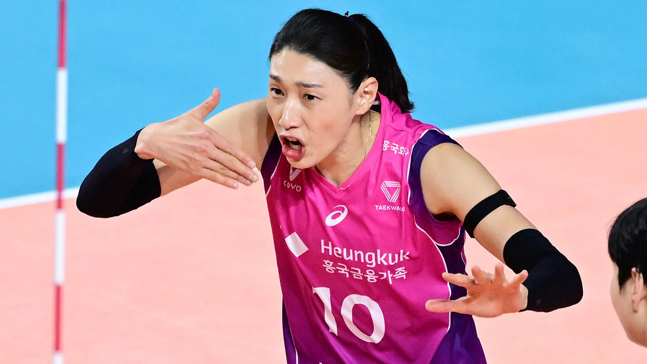 '배구 여제' 김연경 "이번 시즌 끝으로 은퇴하겠다" 충격 선언