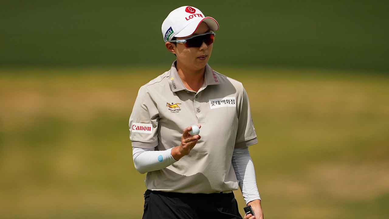 김효주, LPGA 포드 챔피언십에서 연장 끝에 '역전 우승'