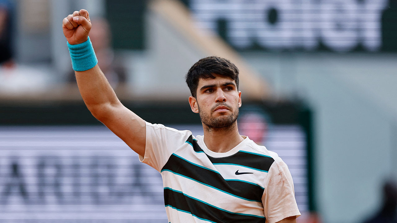 알카라스, '5시간 29분' 혈투 끝에 신네르에 대역전승‥프랑스오픈 2연패