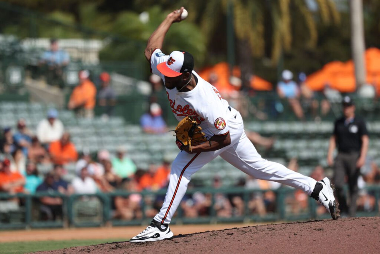 미국 마이너리그 투수, 천둥 번개 소리에 놀라 보크 실점