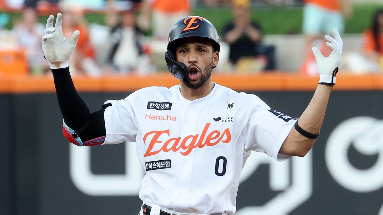 프로야구 선두 한화, 리베라토와 정식 계약 체결‥플로리얼과 결별