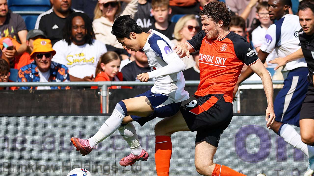 손흥민, 3부리그팀 상대로 침묵‥양민혁은 토트넘 1군 첫선