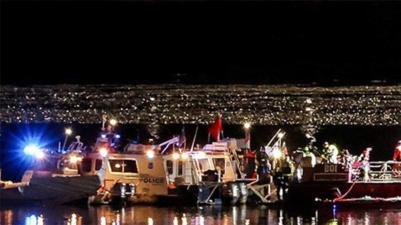 "블랙호크, 여객기 피해가라" 관제탑 지시 30초 후 충돌 참사