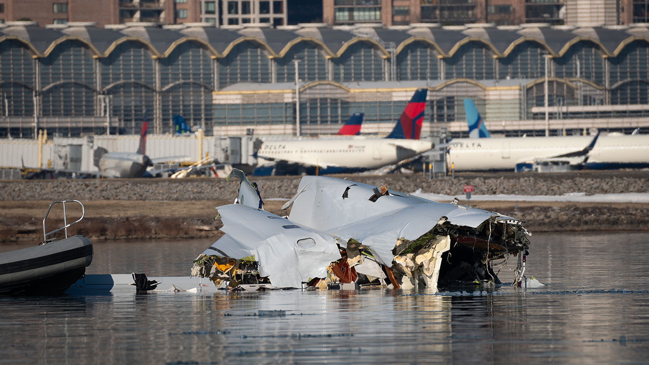 미국, '충돌참사' 레이건 공항 일대 헬기 비행 제한