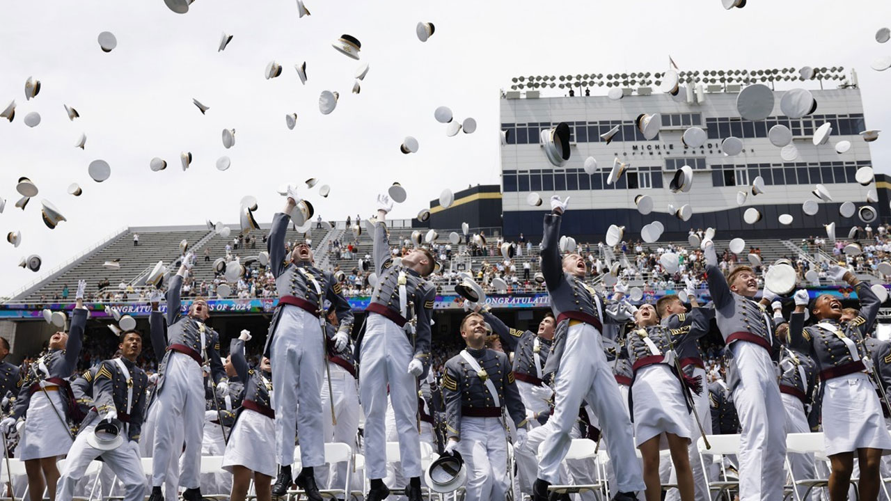 트럼프의 DEI 정책 금지에 美 육사 한국계 생도 클럽도 해산