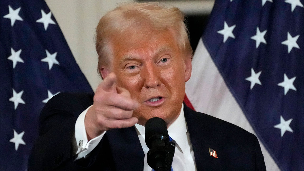 트럼프, '비판 보도' 언론인 실명 저격하며 "즉시 해고돼야"