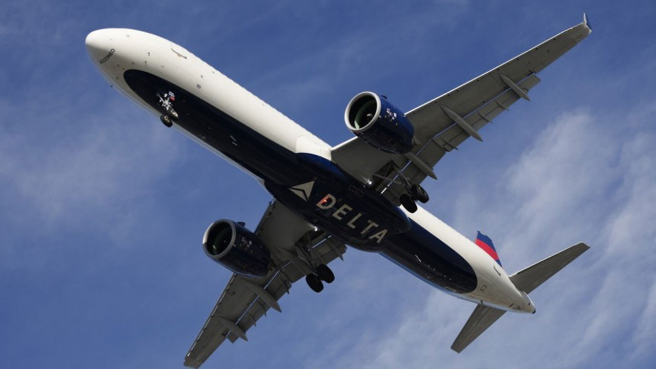 미 델타항공 여객기, 기내 '연기 감지'에 공항 귀환해 비상착륙