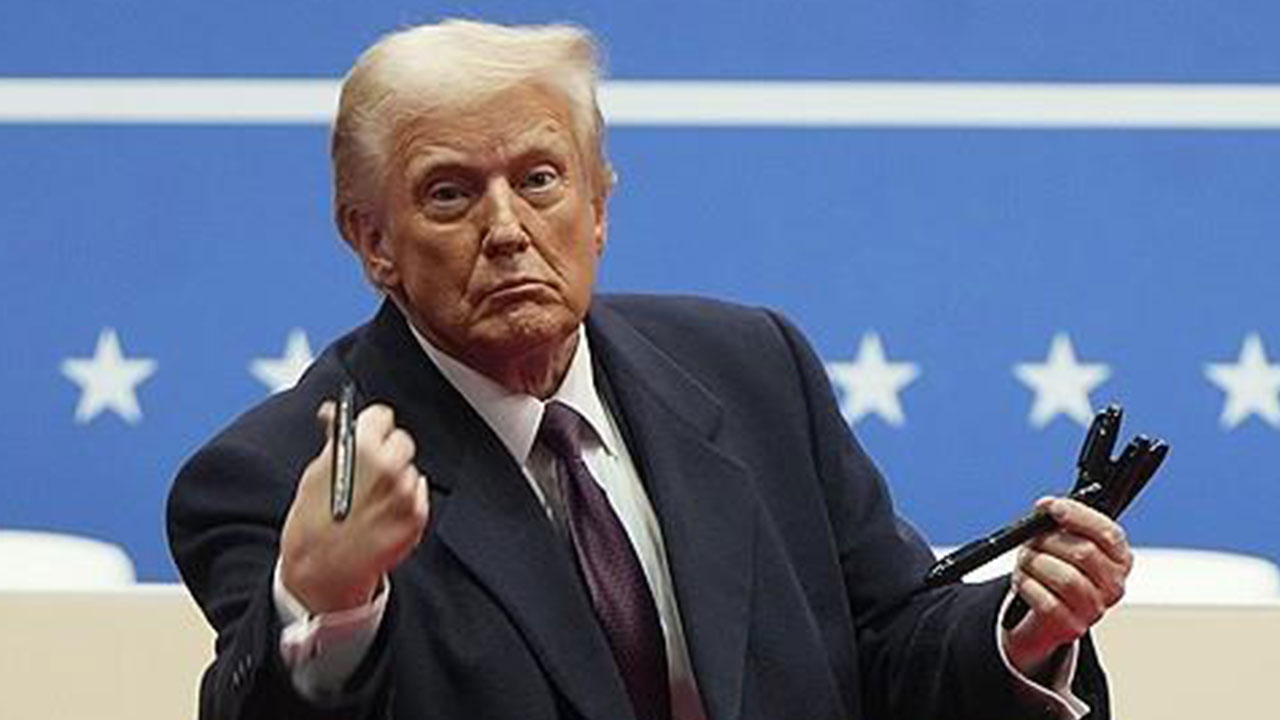 트럼프 "마약 유입 문제 해결 안되면 중국에 3월4일 추가로 10% 관세 부과"