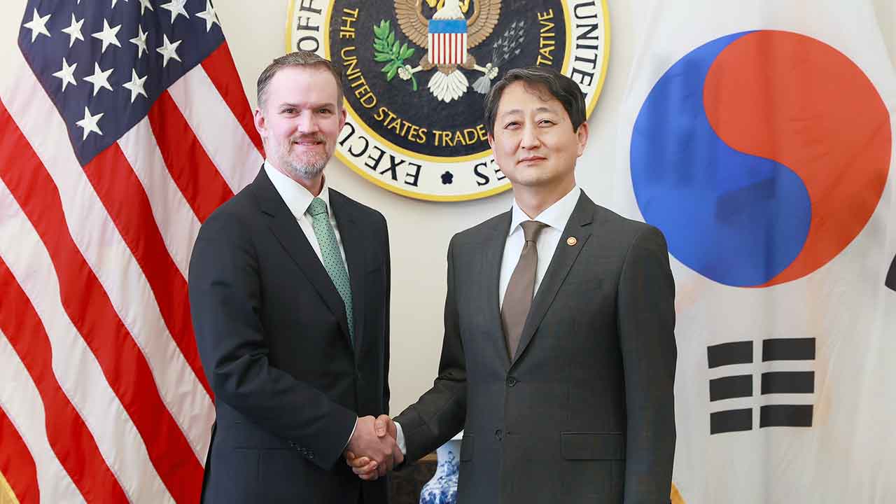 안덕근, 트럼프 관세참모 접촉 "최소한 타국보다 불리해선 안 돼"