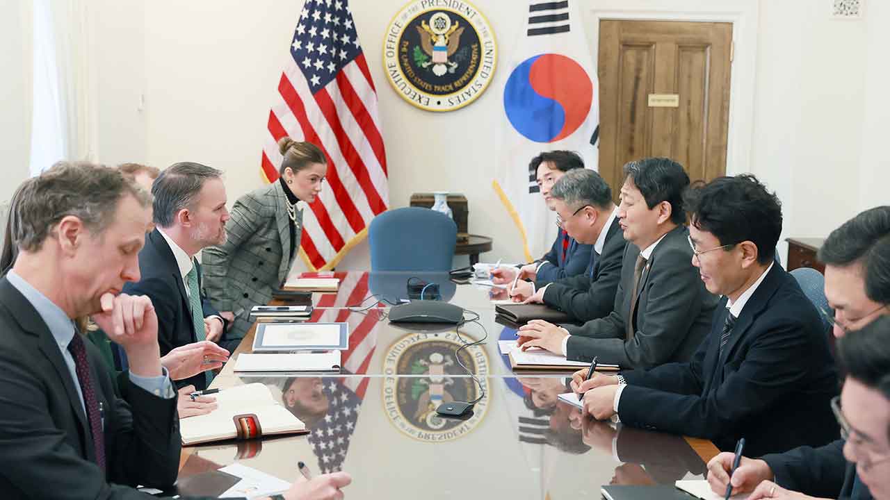 안덕근, 트럼프 관세참모 접촉 "최소한 타국보다 불리해선 안 돼"