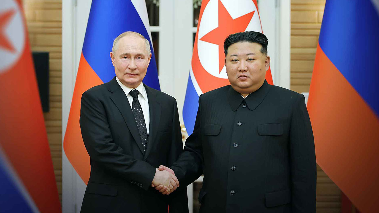 '방러 준비' 김정은, 5월 모스크바 가나? 교통편 등 변수