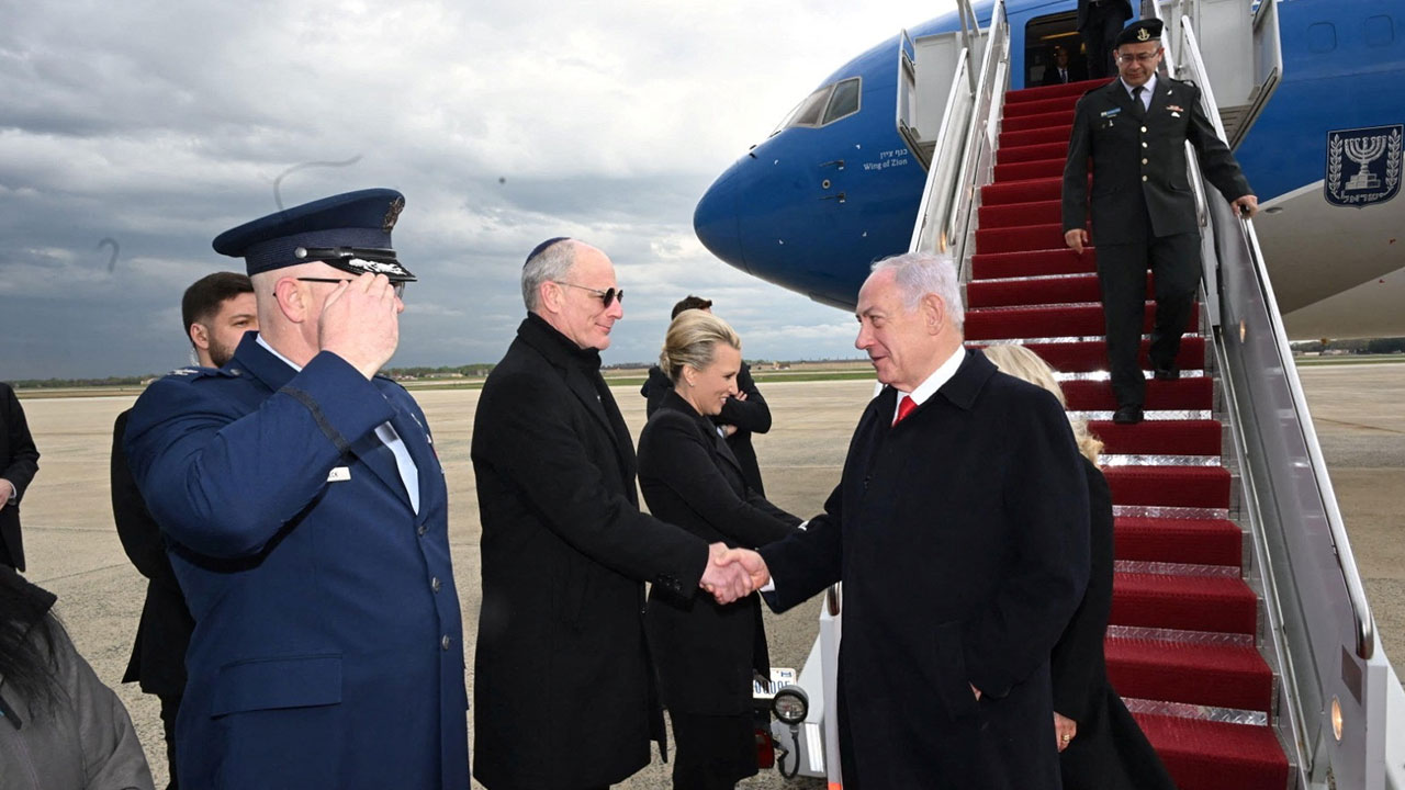 '체포영장은 피해야'‥네타냐후, 400㎞ 더 먼길로 미국 도착