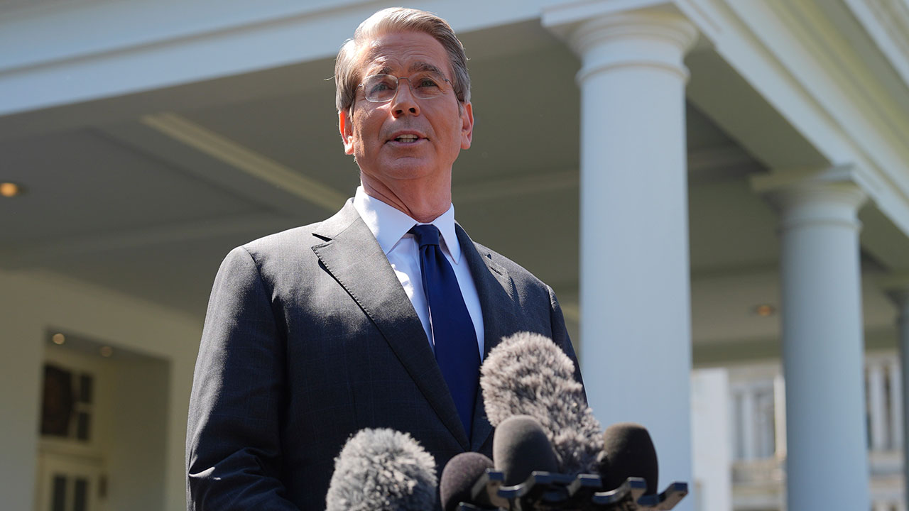 미 재무 "75개국과 맞춤형 관세 협상에 시간 걸려 90일 유예"