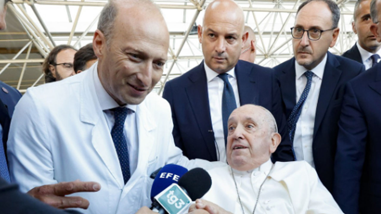 교황 주치의 "연명치료 하지 말라는 게 그분의 뜻"