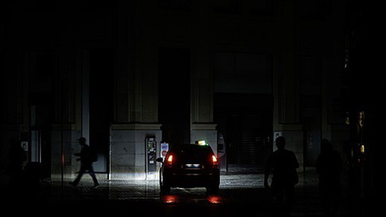 '대규모 정전' 스페인·포르투갈, 18시간여 만에 전력 대부분 복구