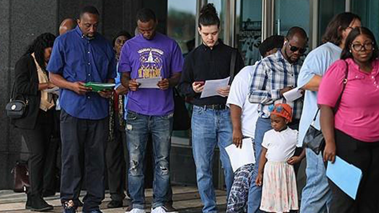 미 4월 고용 17만7명 증가‥실업률 4.2%